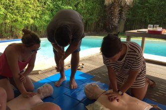 Our team is trained in first aid actions !!