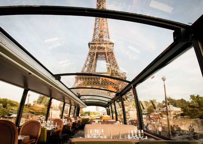 Travel to PARIS with an unusual dinner in a ... BUS! April 2016 - 38 persons